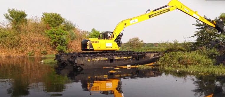 Amphibious Excavator Articles, News