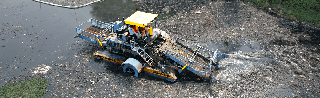 Floating Trash Removal, river cleaning machine, lake cleaner machine