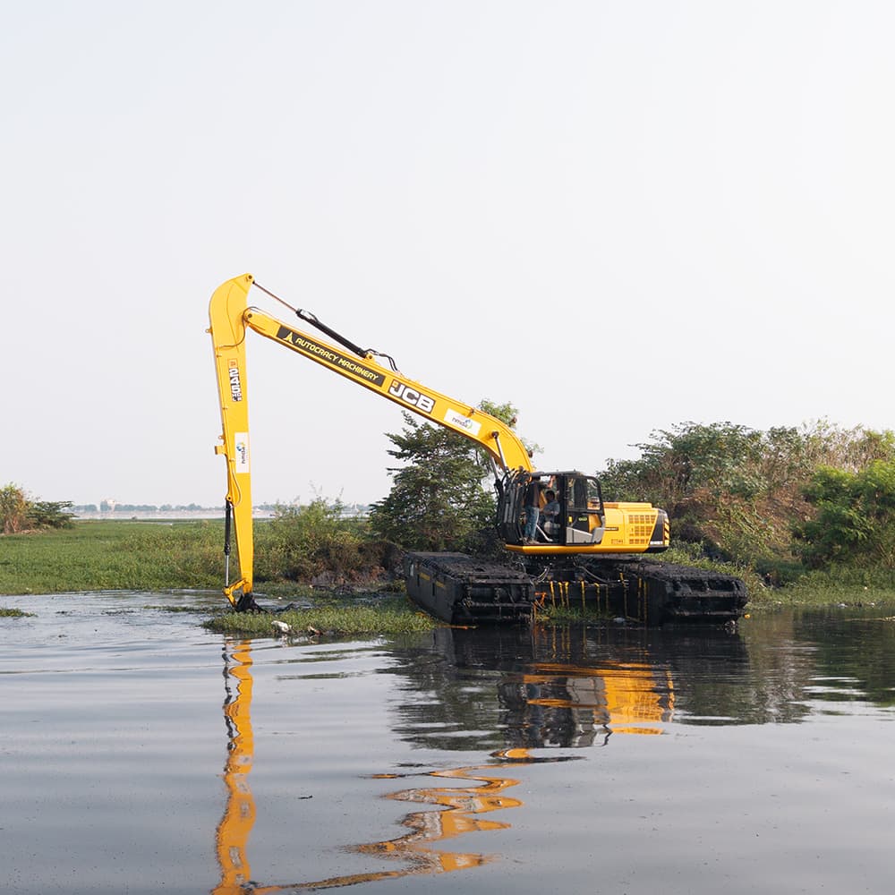 Rudra Amphimax 250EX amphibious excavator
